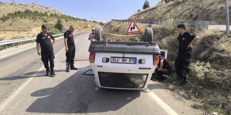 Avtomobil aşdı: 1 ölü, 1 yaralı