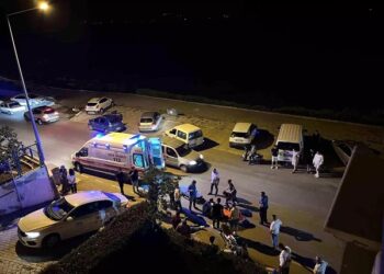 Motosiklet və minik avtomobili toqquşdu: 2 yaralı