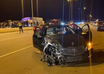 İki avtomobil toqquşdu: 3 yaralı