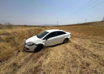 Təkəri partlayan avtomobil tarlaya aşdı: 1 yaralı