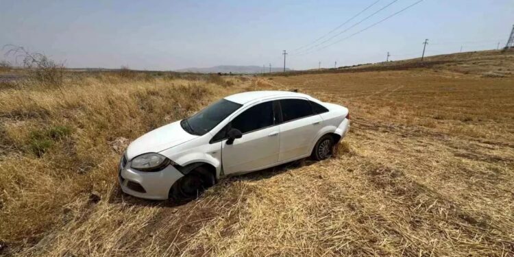 Təkəri partlayan avtomobil tarlaya aşdı: 1 yaralı