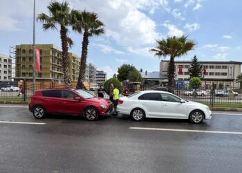 İki avtomobil toqquşdu: 2 yaralı