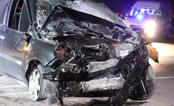 Avtomobil hasara çırpıldı