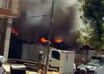 Avtomobil sexi yandı