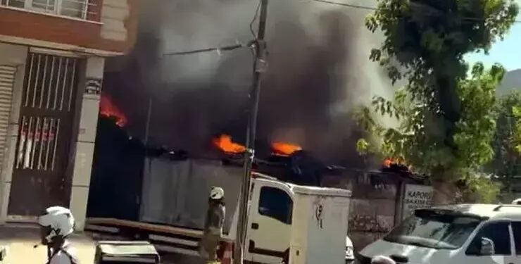 Avtomobil sexi yandı