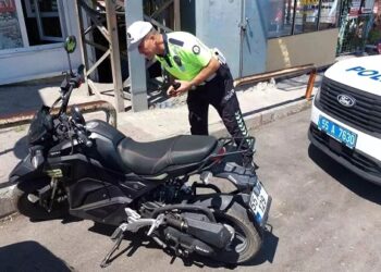 Minik avtomobili və motosiklet toqquşdu: 2 yaralı