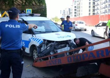 Polis avtomobili və minik avtomobili toqquşdu: 4 yaralı