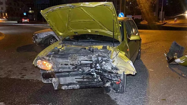 İki avtomobil toqquşdu: 4 yaralı