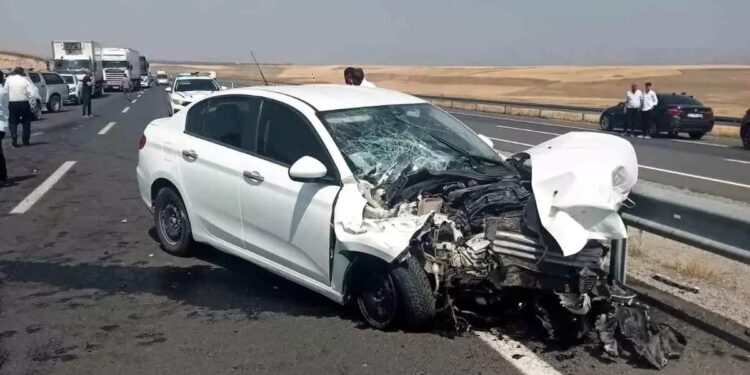 Minik avtomobili və traktor toqquşdu: 2 yaralı