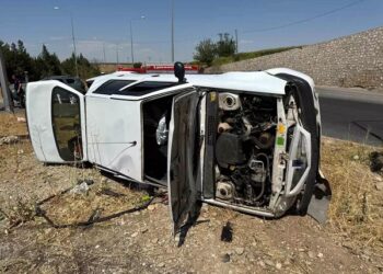 Minik avtomobili aşdı: 5 yaralı