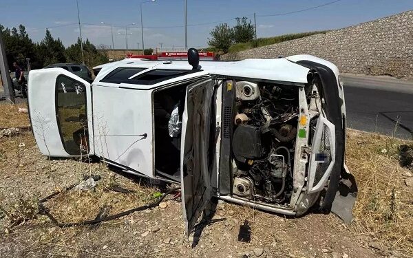 Minik avtomobili aşdı: 5 yaralı