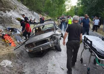 İki avtomobil toqquşdu: 5 yaralı