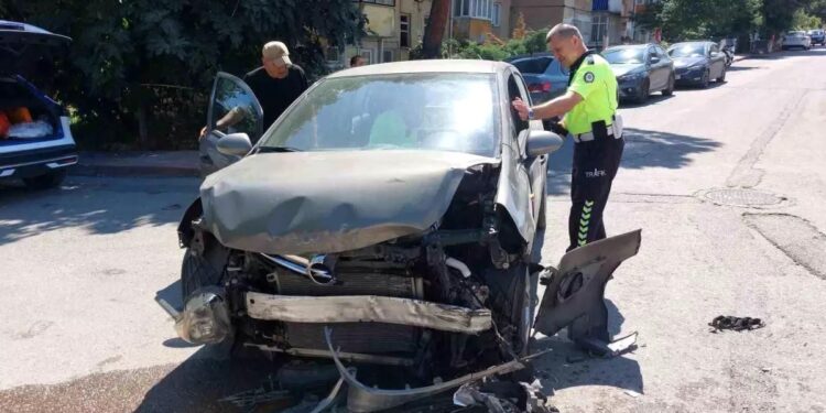 İki avtomobil toqquşdu: 1 yaralı