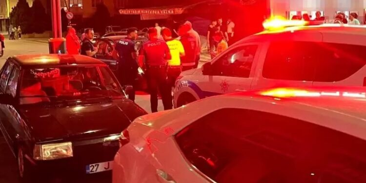 Minik avtomobili azyaşlını vuraraq yaraladı