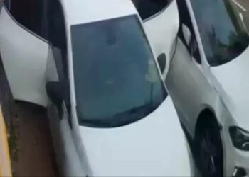 Avtomobil parklanmış vəziyyətdə olan avtomobilə çırpıldı