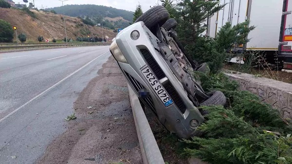 Təhlükəsizlik kəməri avtomobildəkilərin həyatını xilas etdi