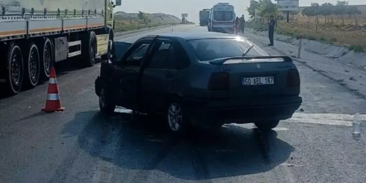 İki avtomobil toqquşdu: 4 yaralı