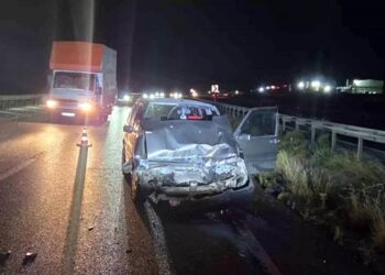 Minik avtomobili arxadan TIR-a çırpıldı: 2 yaralı