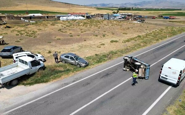 Minik avtomobili və 3 təkərli motosiklet toqquşdu: 1 yaralı