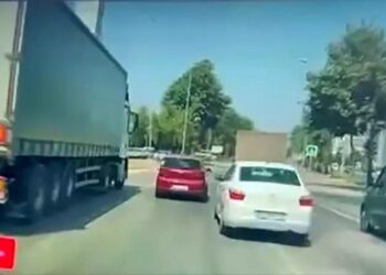 Minik avtomobili və TIR toqquşdu