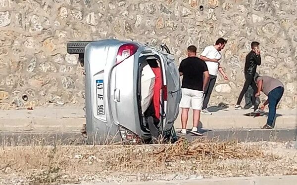 Avtomobil aşdı: Sürücü yaralandı