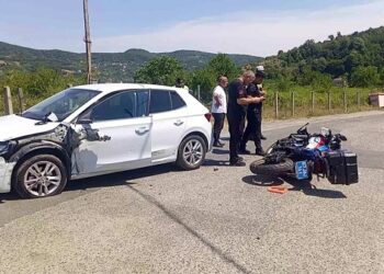 Minik avtomobili və jandarm motosiklet toqquşdu