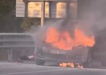 Hərəkətdə olan avtomobil yandı