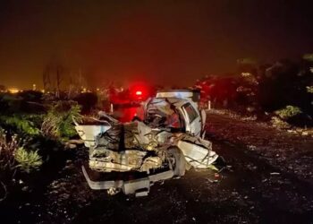 Minik avtomobili və yük maşını toqquşdu: 3 yaralı