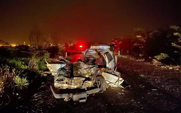 Minik avtomobili və yük maşını toqquşdu: 3 yaralı