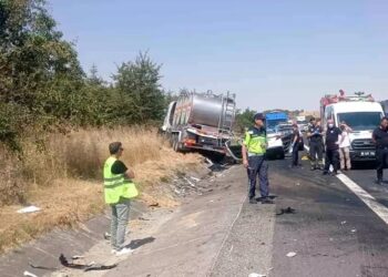 Minik avtomobili süd daşıyan yük maşını ilə toqquşdu: 4 yaralı