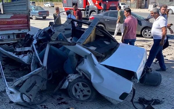 İki avtomobil toqquşdu: 1 ölü, 1 yaralı