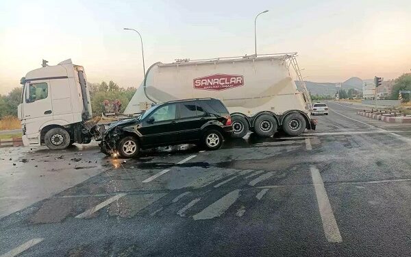 Minik avtomobili və TIR toqquşdu: 1 yaralı