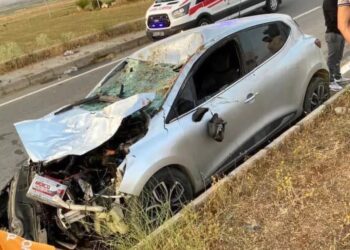 Minik avtomobili inəyə çırpıldı: 1 yaralı