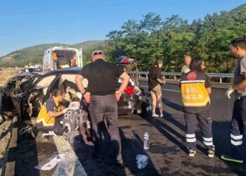 Minik avtomobili və yük maşını toqquşdu: 5 yaralı