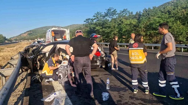 Minik avtomobili və yük maşını toqquşdu: 5 yaralı