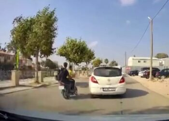 Motosiklet və minik avtomobili toqquşdu: 2 yaralı