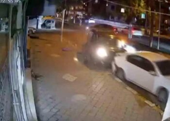 Parklanmış vəziyyətdə olan avtomobil yandı