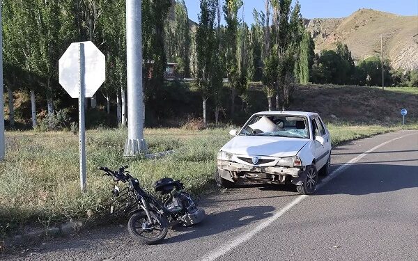 Minik avtomobili və elektirikli velosiped toqquşdu: 3 yaralı