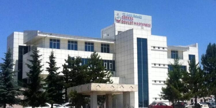 Avtomobil traktorun qoşqusuna çırpıldı: 1 ölü, 3 yaralı