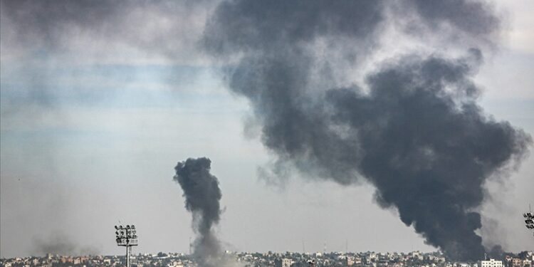 İsrail ordusu Xan Yunisə zərbələr endirdi: 4 ölü