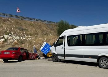 Minik avtomobili və mikroavtobus toqquşdu: 8 yaralı