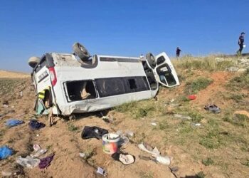 Əkinçiləri daşıyan mikroavtobus aşdı: 15 yaralı