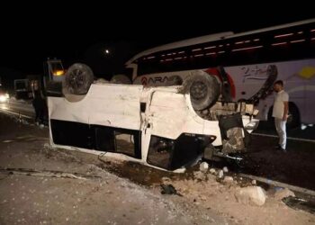 Minik avtomobili və mikroavtobus toqquşdu: 5 yaralı