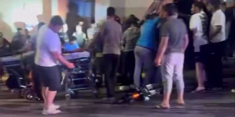 Avtomobil baryerə çırpıldı: 2 ölü