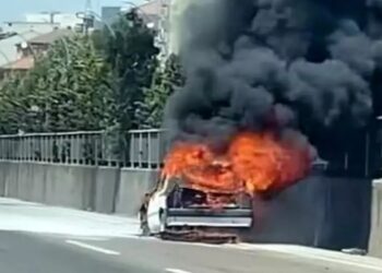 Hərəkətdə olan avtomobil yandı
