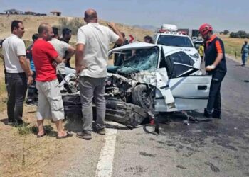 Minik avtomobili və yük maşını toqquşdu: 1 ölü, 3 yaralı