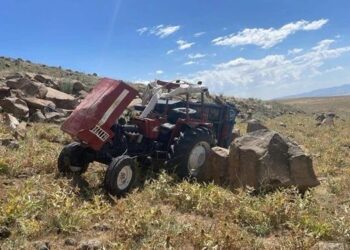 Traktor uçurumdan aşdı: 3 yaralı