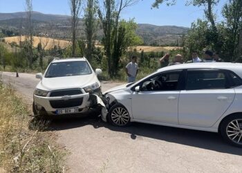 İki avtomobil toqquşdu: 1 yaralı