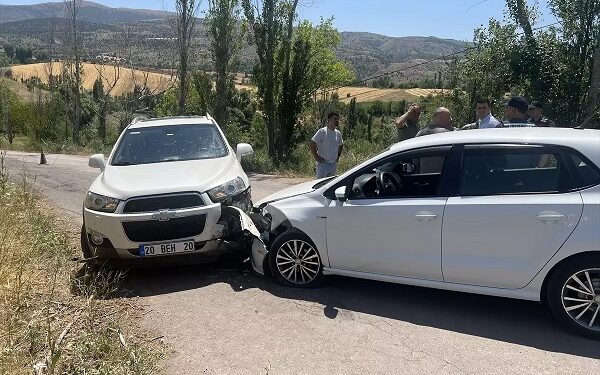 İki avtomobil toqquşdu: 1 yaralı