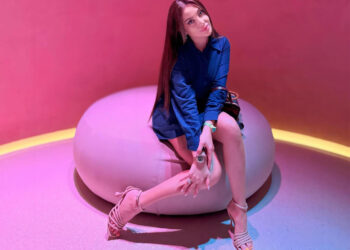 Ayan Babakişiyeva yeni klipindəki cəsarətli geyimi ilə gündəm oldu – VİDEO